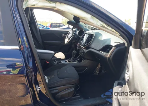 2015 Jeep Cherokee Latitude из США, поврежденный, VIN 1C4PJMCS1FW513909